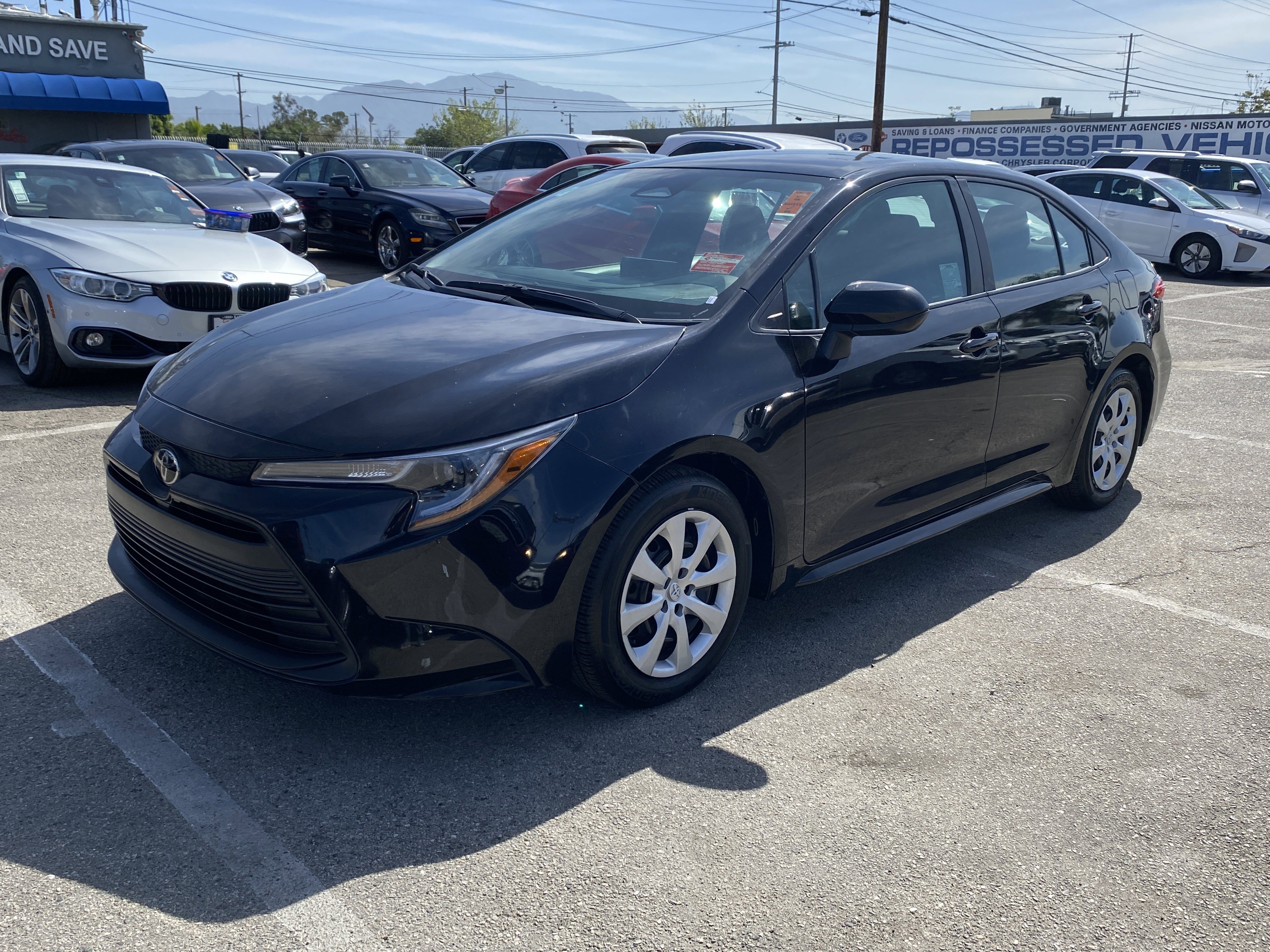 Used 2025 Toyota Corolla LE image 2