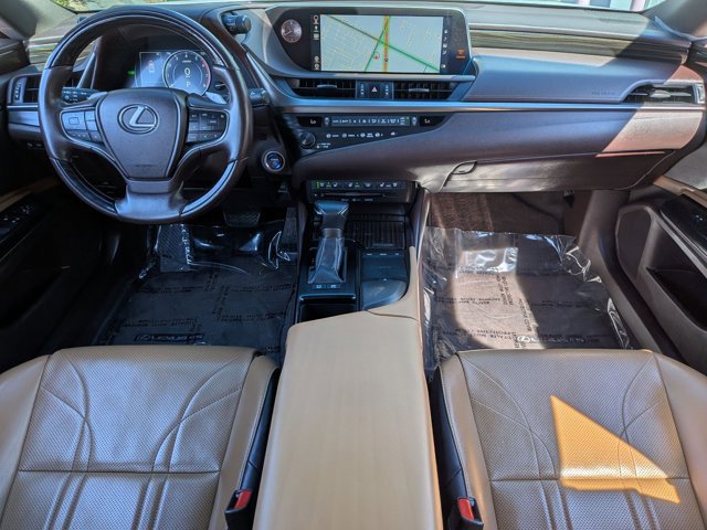Used 2019 Lexus ES 300h w/ Accessory Package 2 image 18