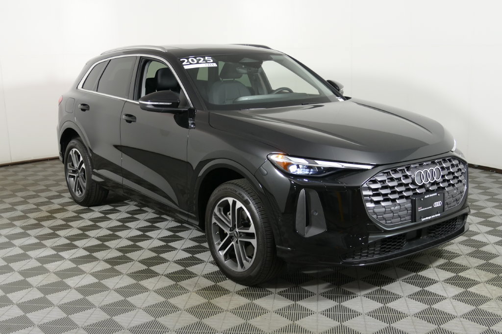 Certified 2025 Audi Q5 Premium w/ Convenience Package AWD/4WD image 1