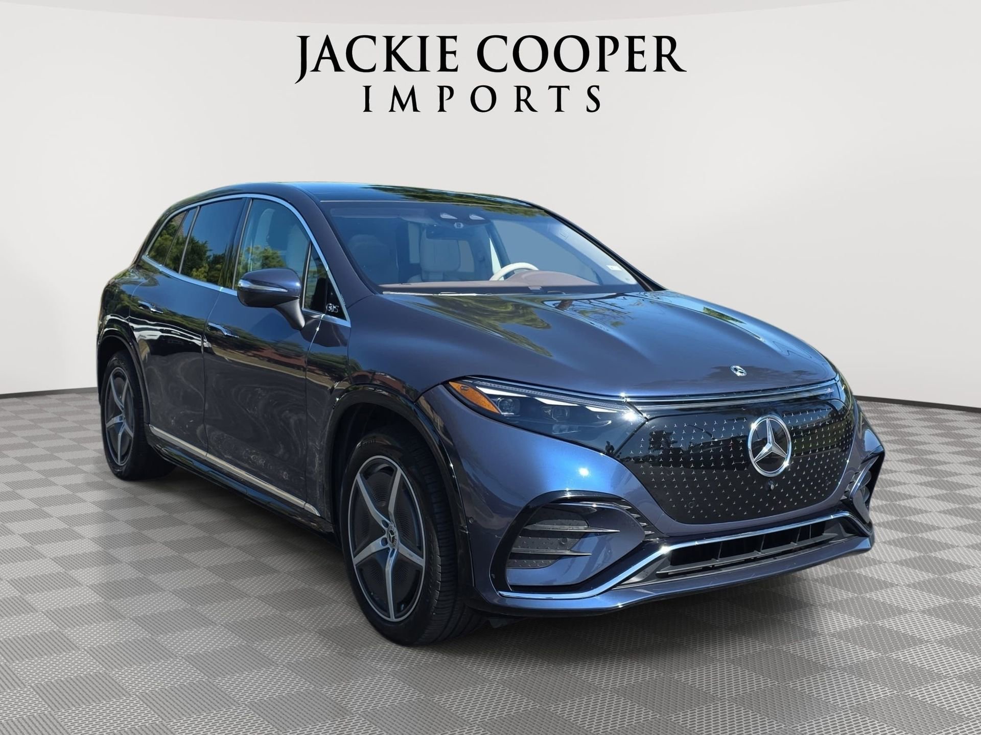 Certified 2023 Mercedes-Benz EQS 580 4MATIC SUV image 3