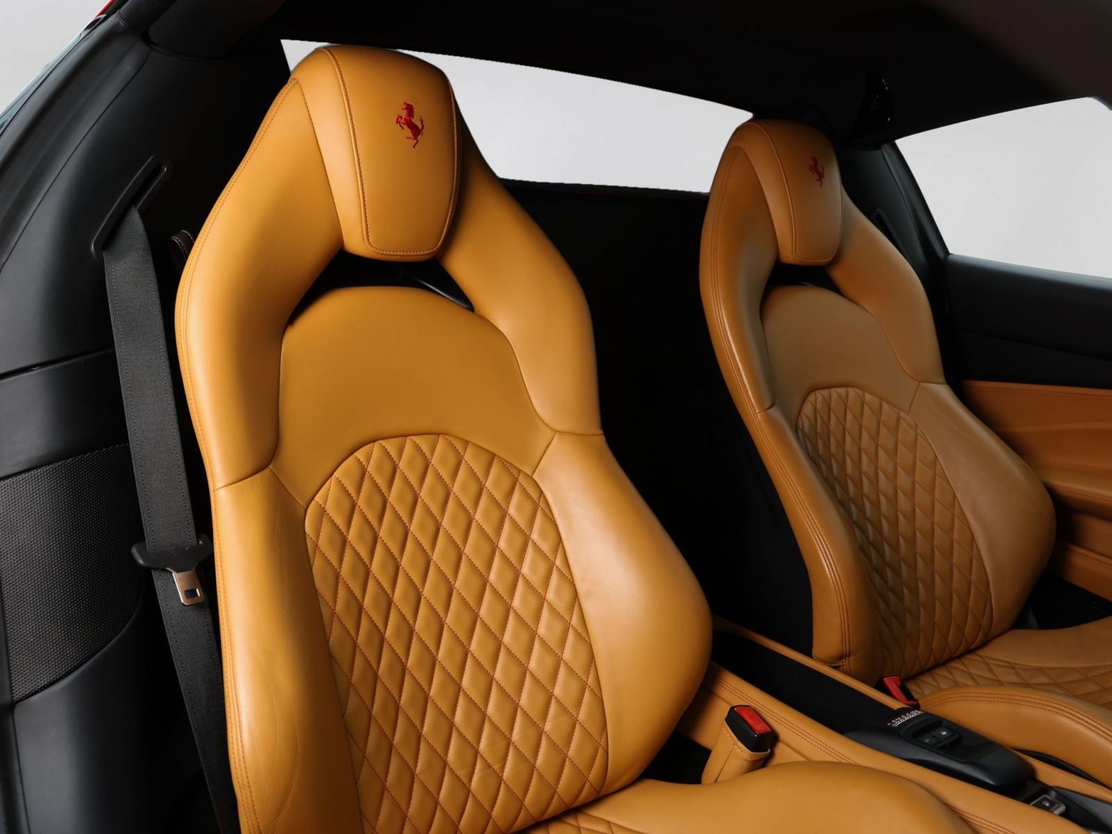 Used 2021 Ferrari F8 Tributo RWD image 25