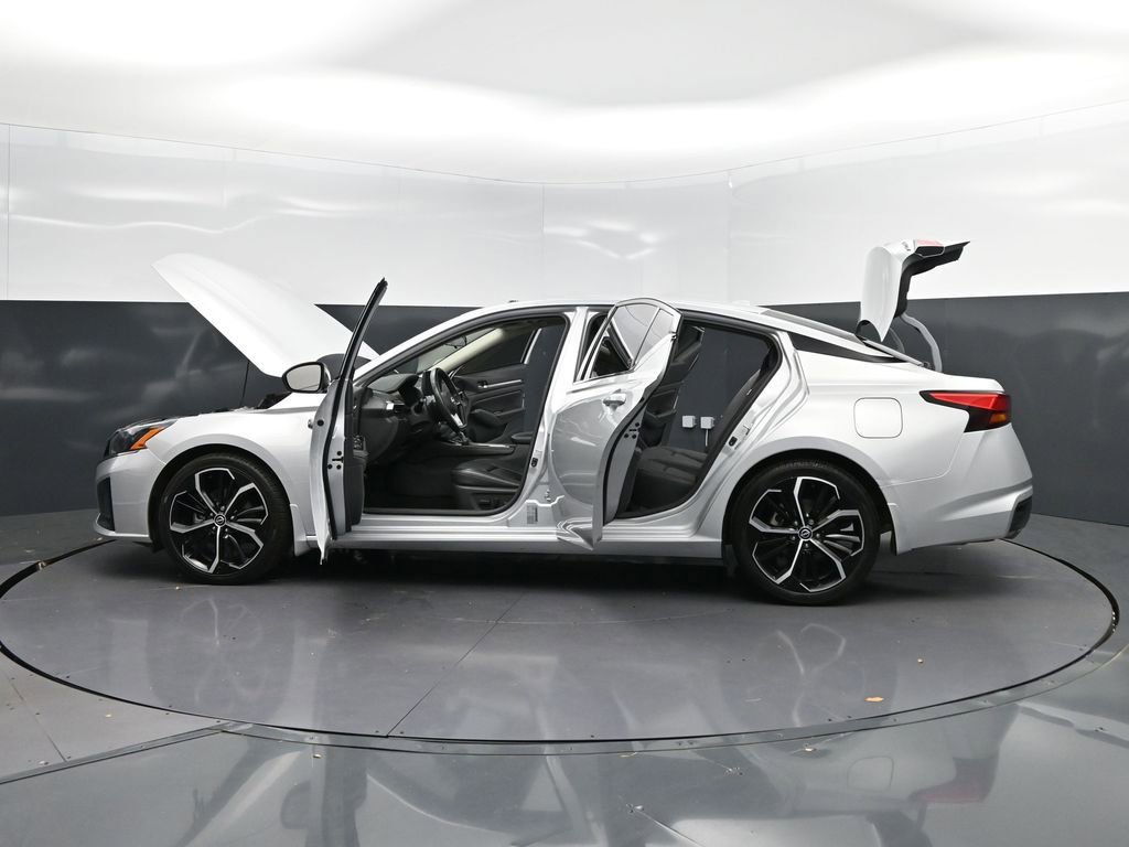 Used 2024 Nissan Altima 2.5 SR w/ SR Premium Package image 46