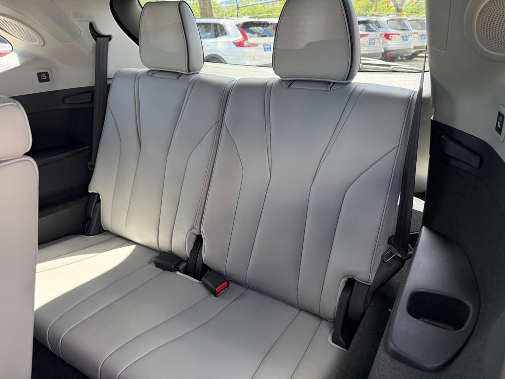 Used 2026 Acura MDX w/ Advance Package AWD/4WD image 14