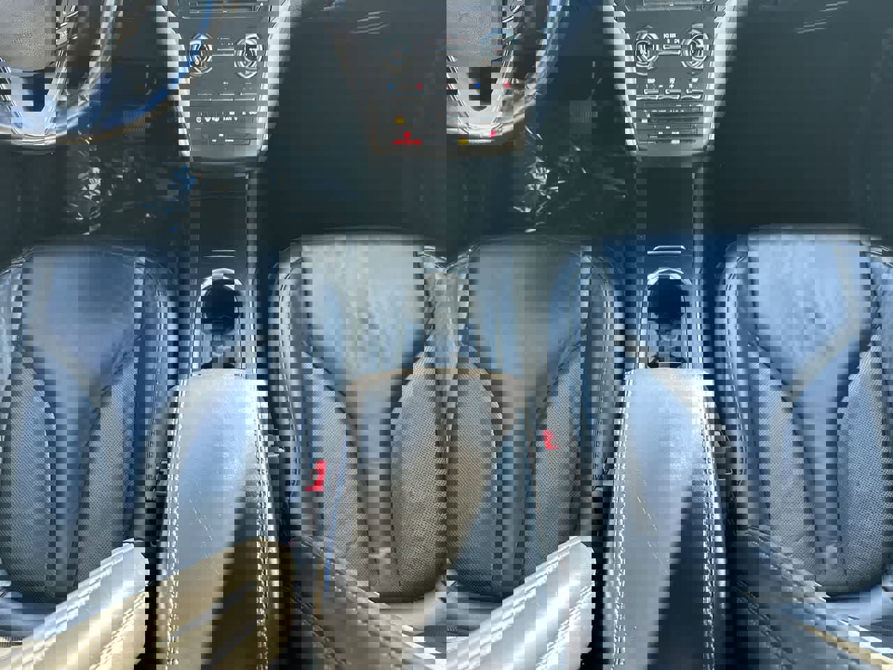 Used 2017 Lincoln MKC Select w/ Lincoln MKC Climate Package image 30