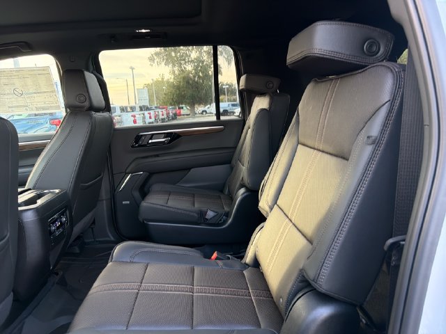 New 2026 Chevrolet Suburban High Country AWD/4WD image 20