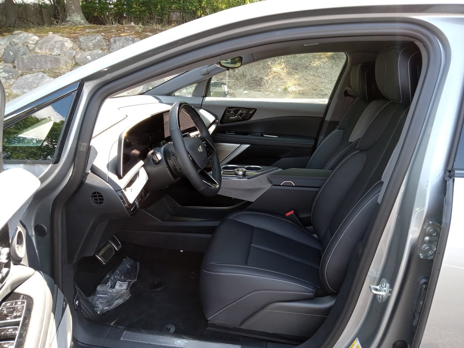 New 2027 Cadillac Optiq Sport w/ LPO, ONYX Package AWD/4WD image 11