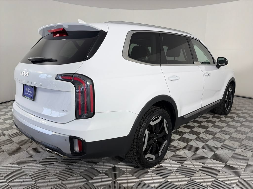 Used 2023 Kia Telluride EX w/ EX Captain's Chair Package AWD/4WD image 7