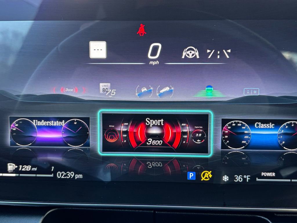 Used 2024 Mercedes-Benz GLC 300 4MATIC image 33