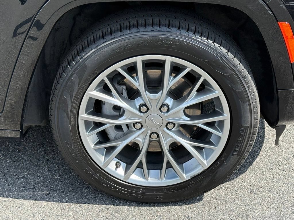Certified 2025 Jeep Grand Cherokee L Summit AWD/4WD image 17
