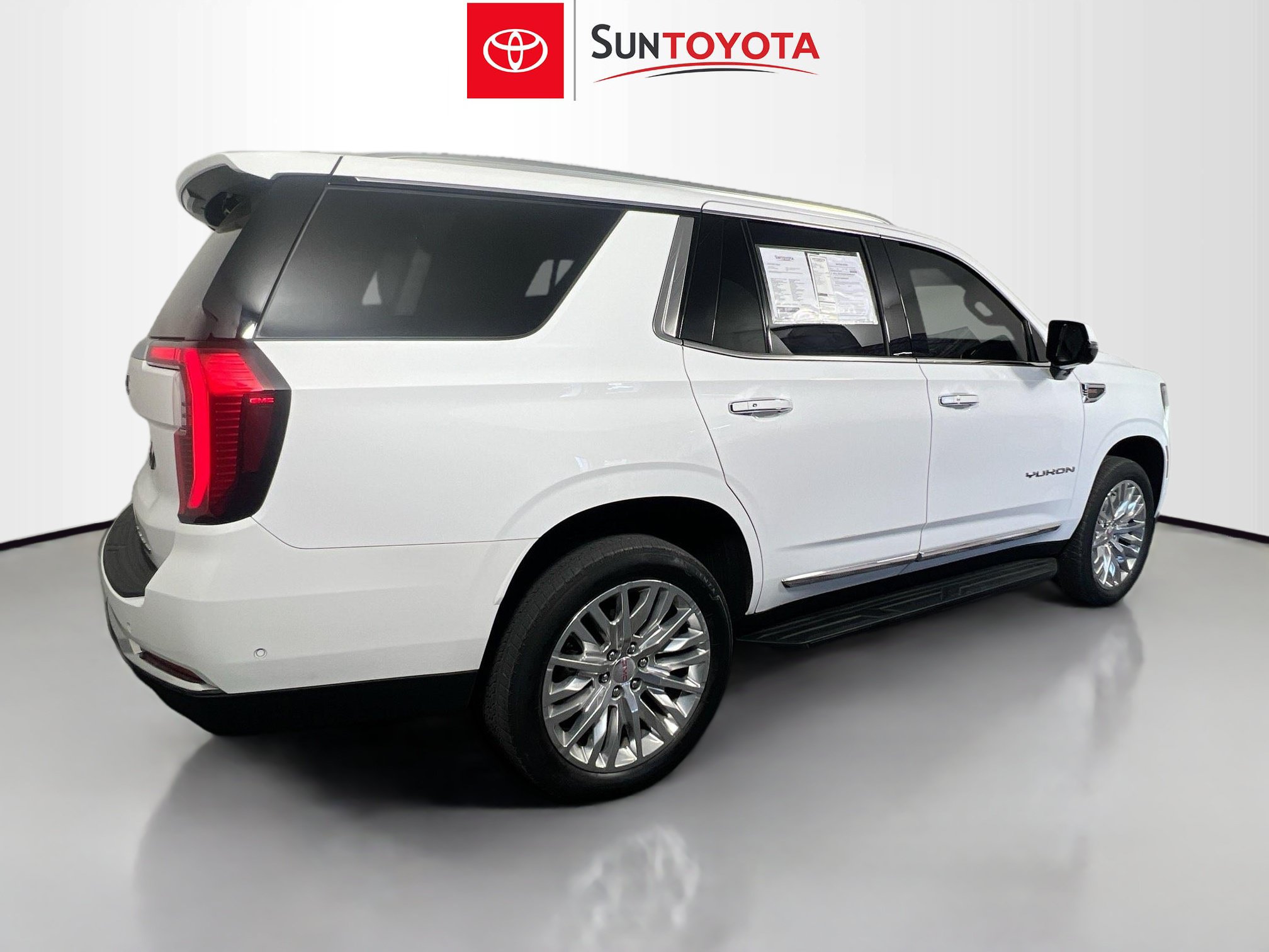 Used 2025 GMC Yukon Elevation RWD image 4