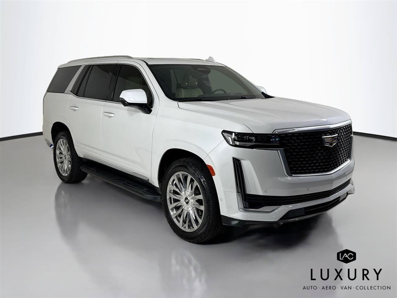 Used 2021 Cadillac Escalade Premium Luxury AWD/4WD image 3