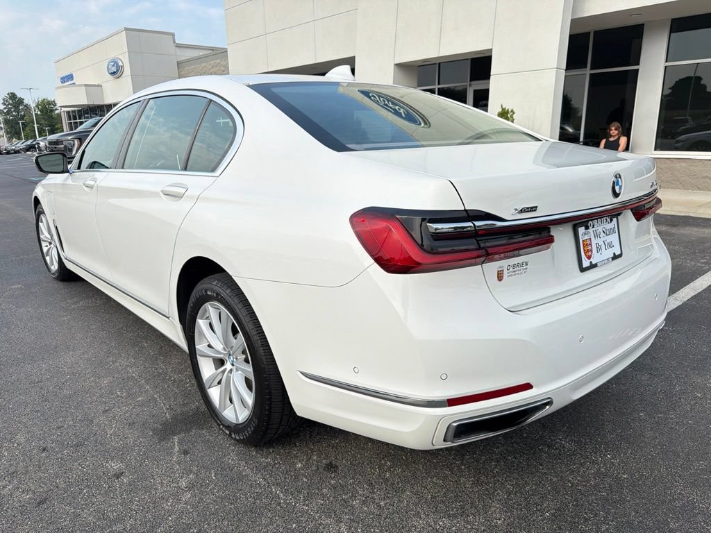 Used 2020 BMW 745e xDrive AWD/4WD image 3