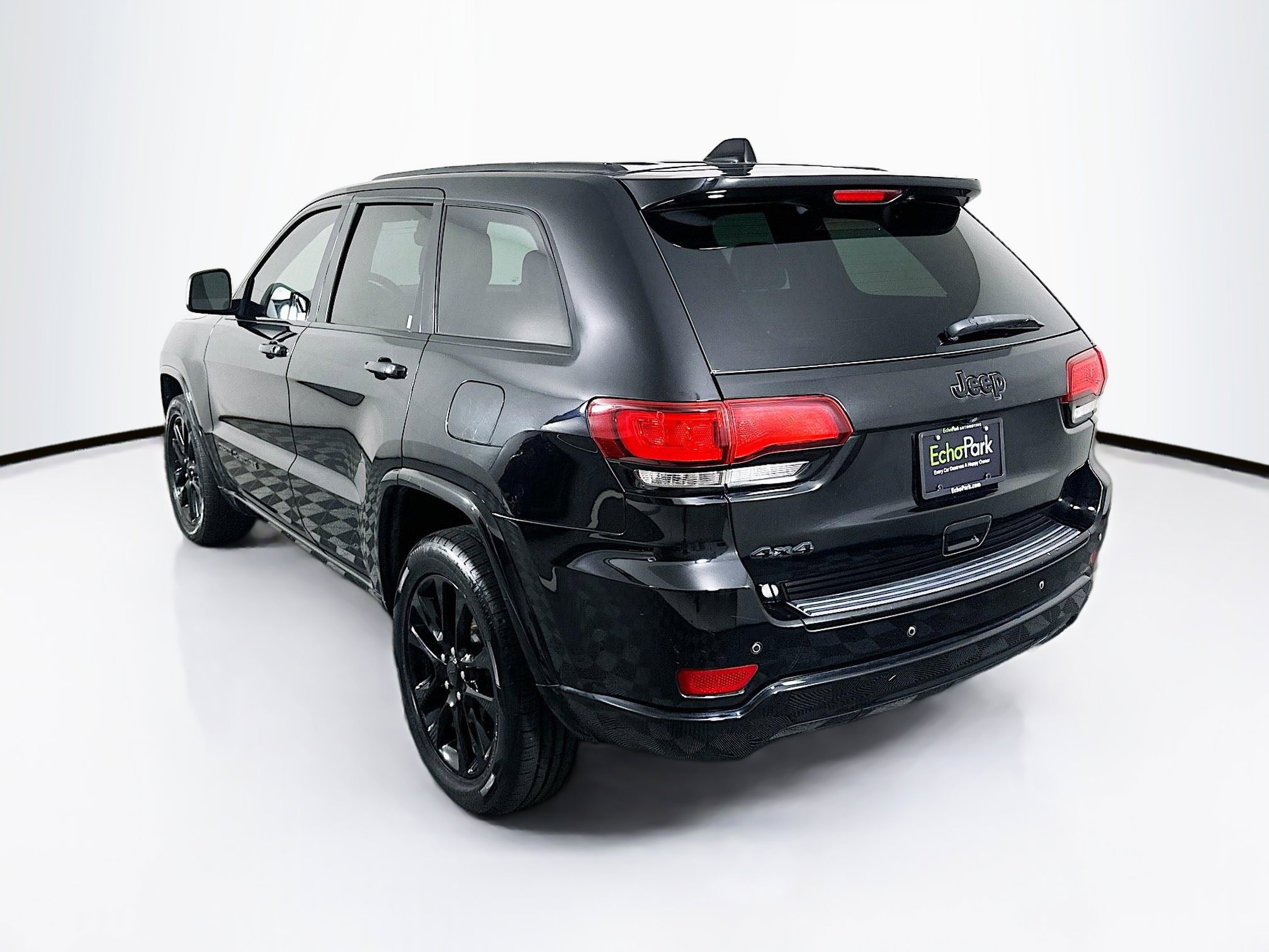 Used 2017 Jeep Grand Cherokee Altitude AWD/4WD image 5