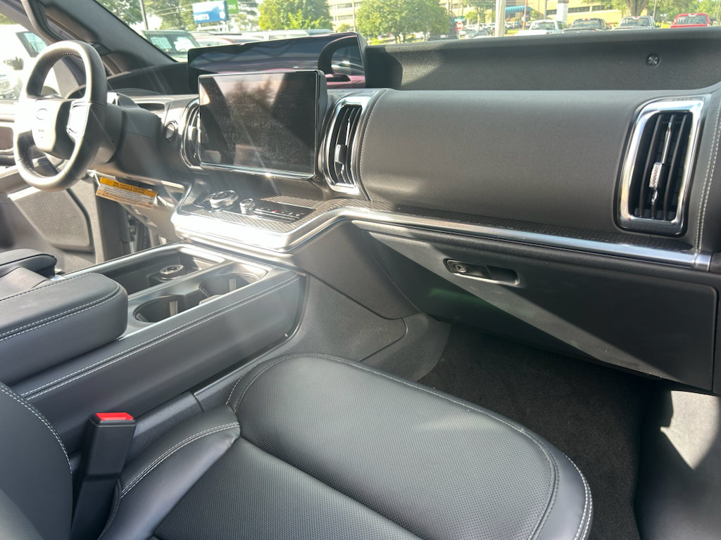 New 2027 Ford Expedition Platinum w/ Stealth Appearance Package RWD image 16