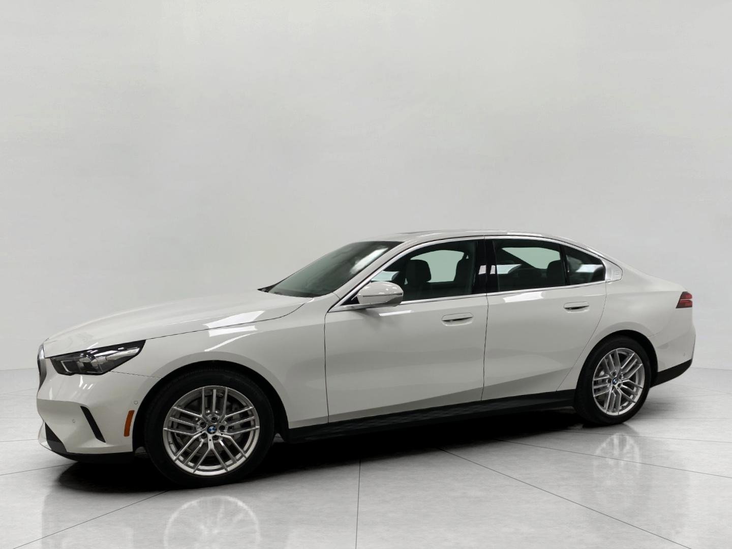 Certified 2024 BMW 530i xDrive w/ Convenience Package image 8