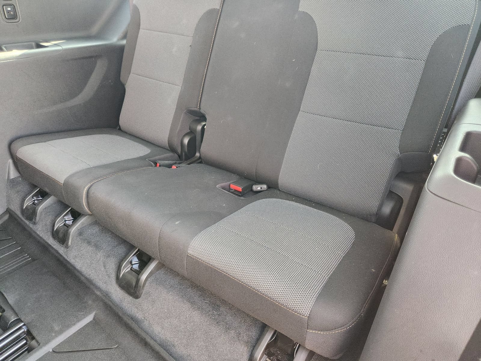 Used 2021 Chevrolet Traverse LS w/ LPO, Floor Liner Package FWD image 32