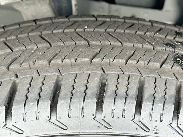 Used 2024 Jeep Grand Cherokee L Limited w/ Luxury Tech Group II image 35