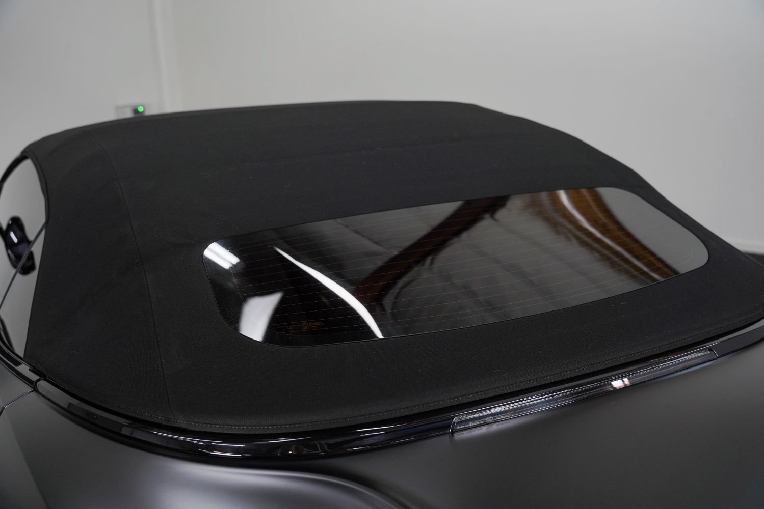 Used 2022 Aston Martin DBS Superleggera Volante RWD image 26