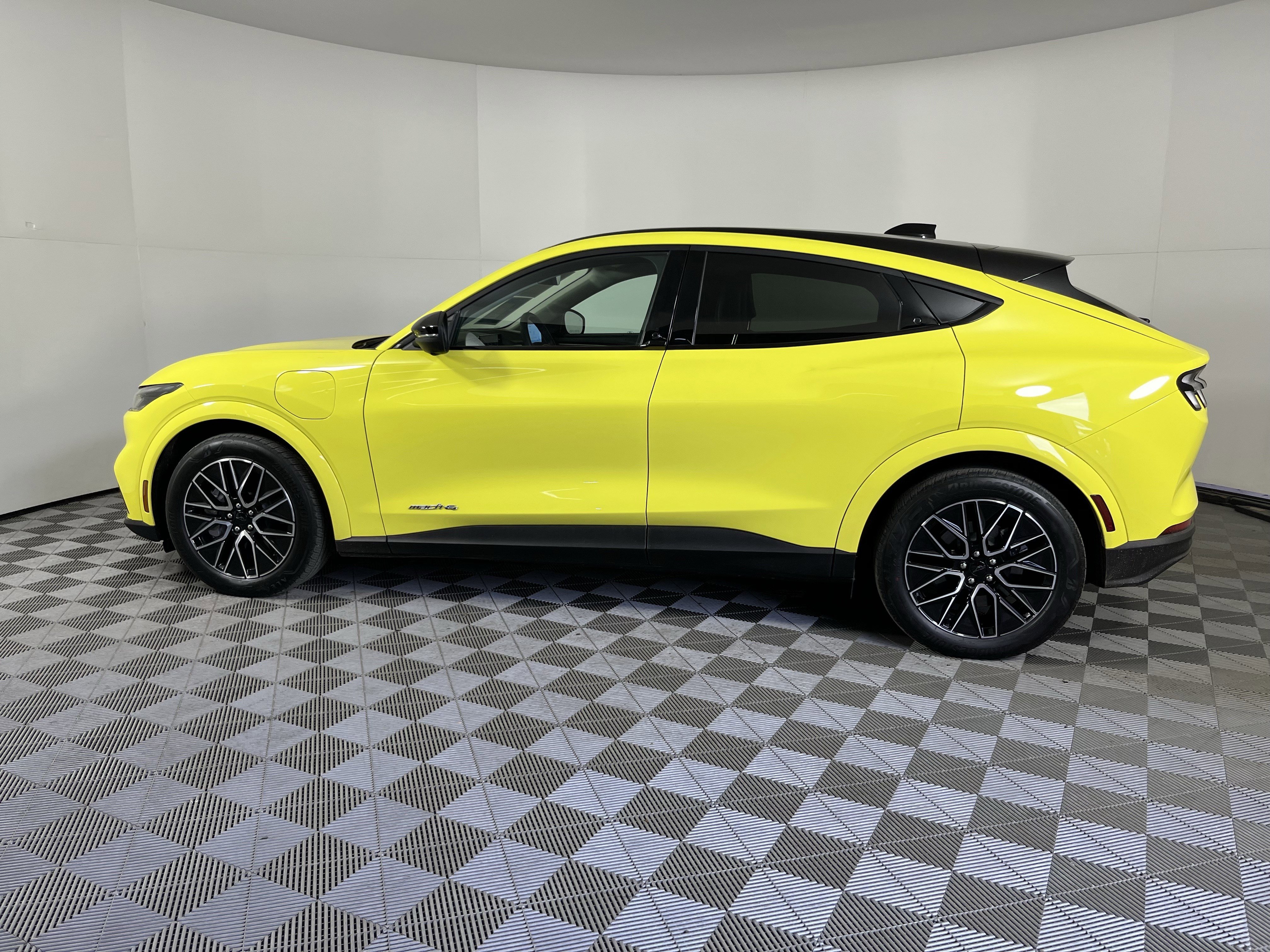 Used 2025 Ford Mustang Mach-E Premium AWD/4WD image 2