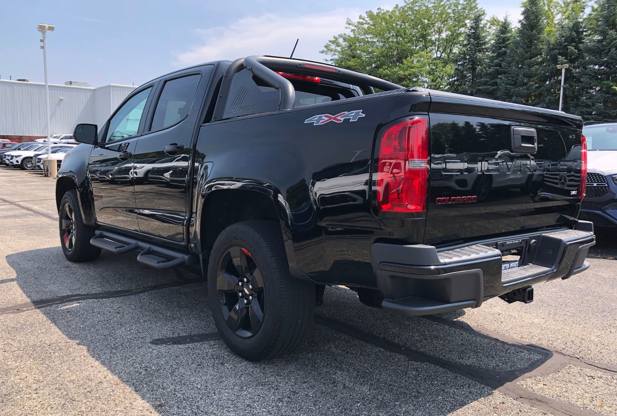 Used 2022 Chevrolet Colorado LT w/ Redline Special Edition image 4