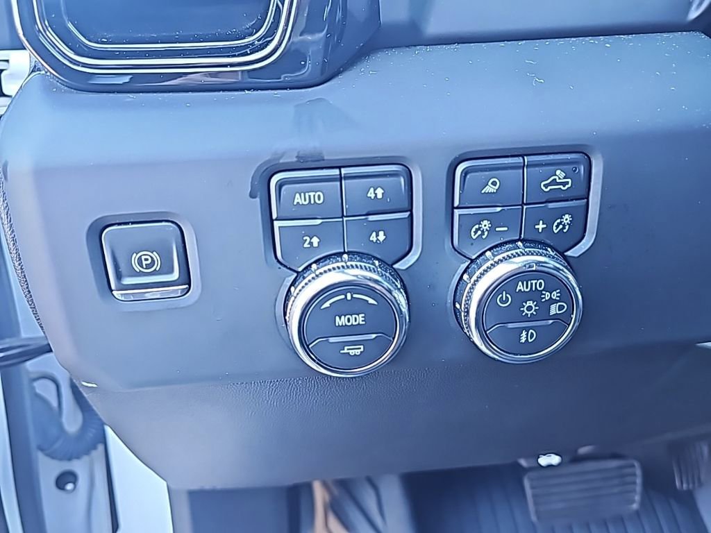 Certified 2024 GMC Sierra 1500 AT4 w/ AT4 Preferred Package image 17