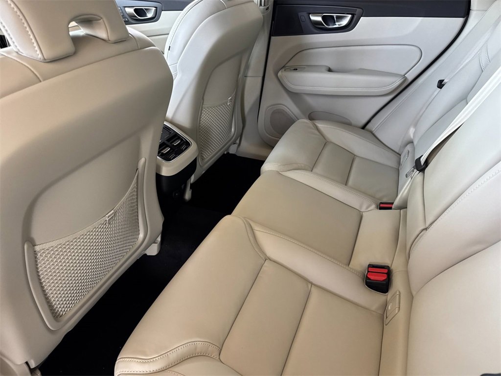 New 2026 Volvo XC60 B5 Ultra image 11