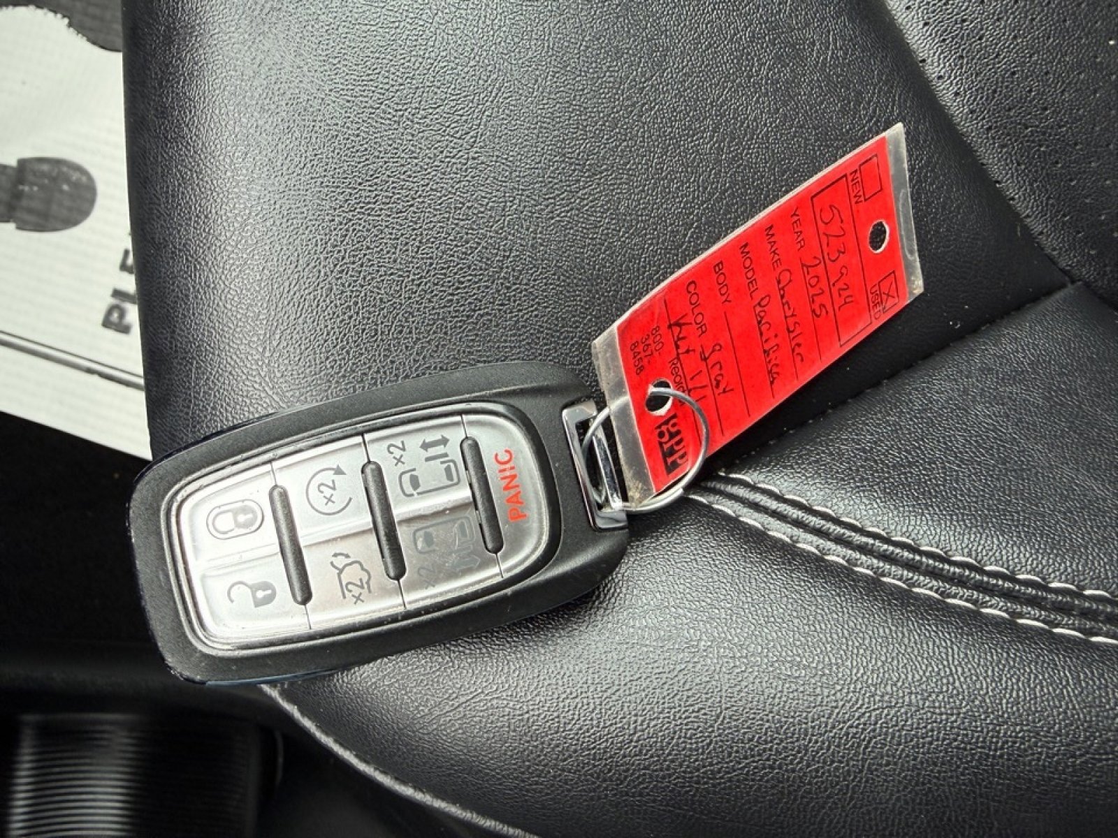 Used 2025 Chrysler Pacifica Select image 42