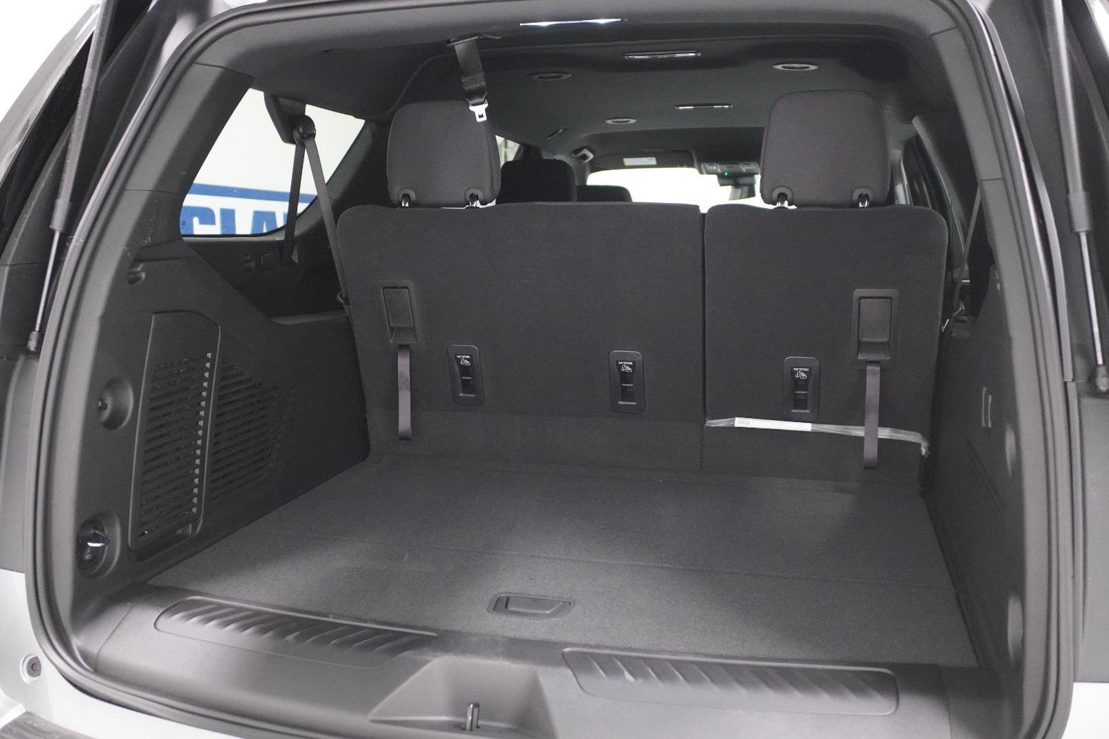 New 2026 Chevrolet Suburban LS w/ LS Custom Edition RWD image 7