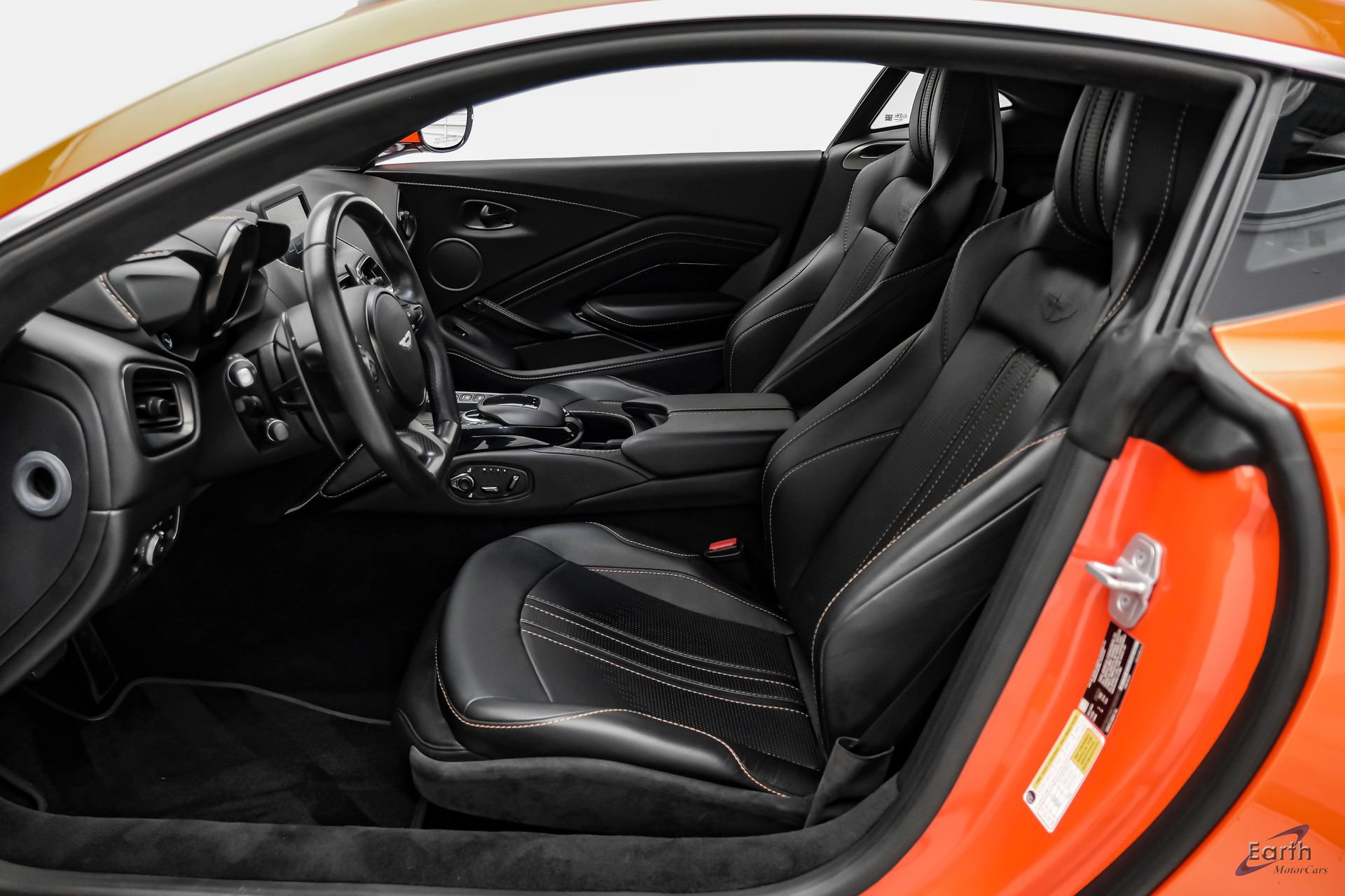 Used 2020 Aston Martin V8 Vantage Coupe RWD image 40
