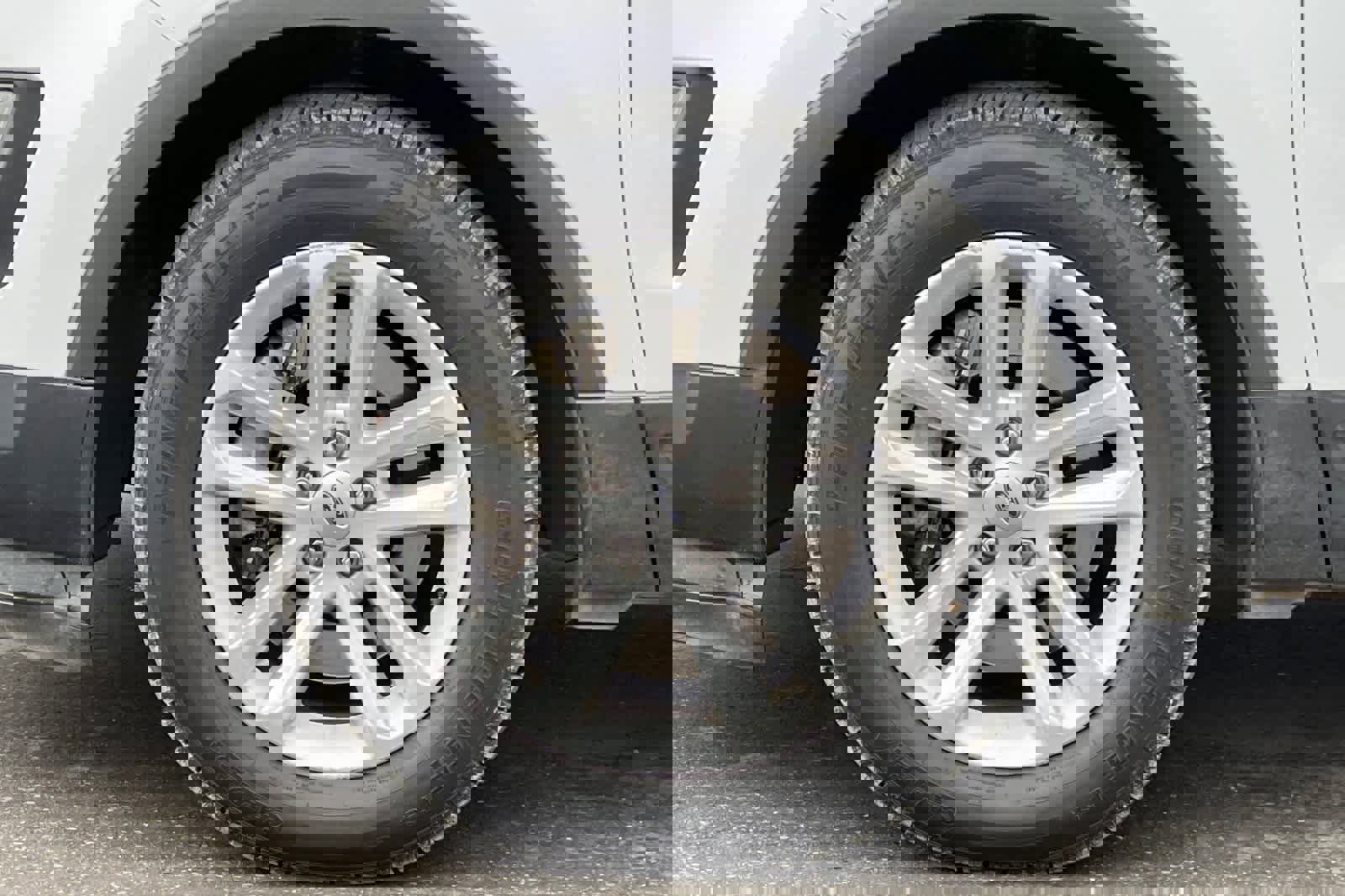 Used 2016 Ford Explorer XLT w/ Equipment Group 201A image 29