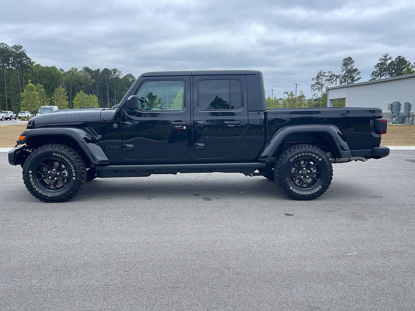 New 2026 Jeep Gladiator Sport AWD/4WD image 4