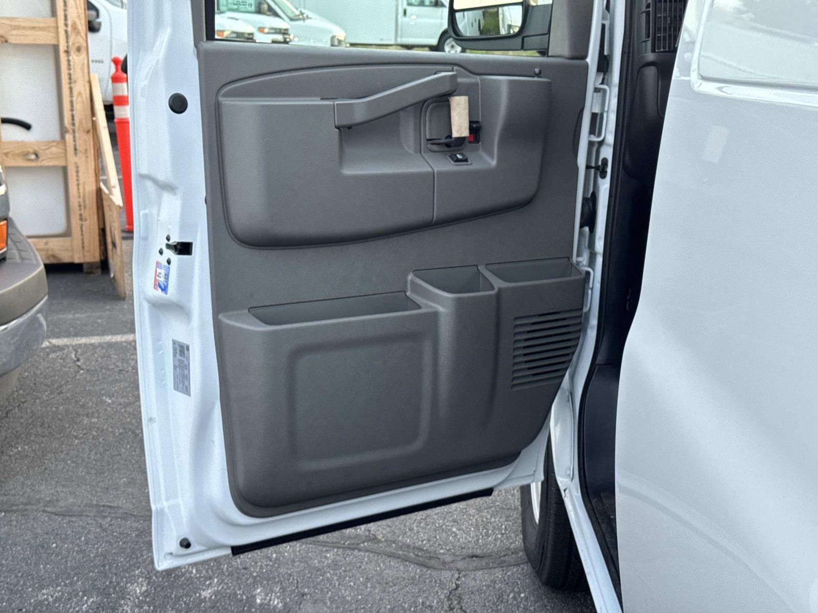 New 2026 Chevrolet Express 2500 w/ Driver Convenience Package RWD image 15