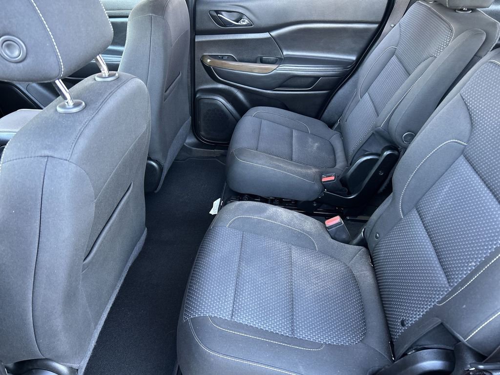 Used 2023 GMC Acadia SLE image 25