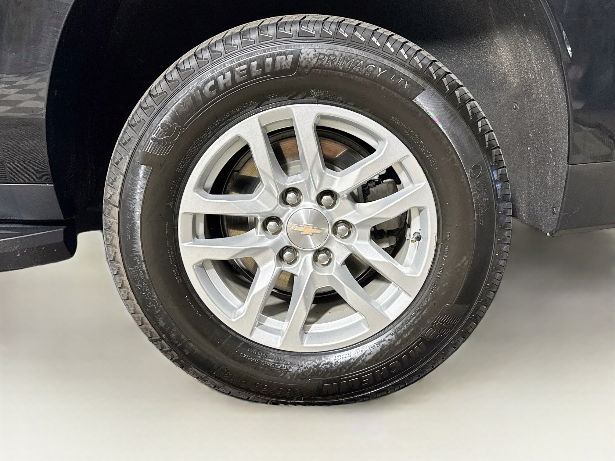 Used 2023 Chevrolet Suburban LS AWD/4WD image 30
