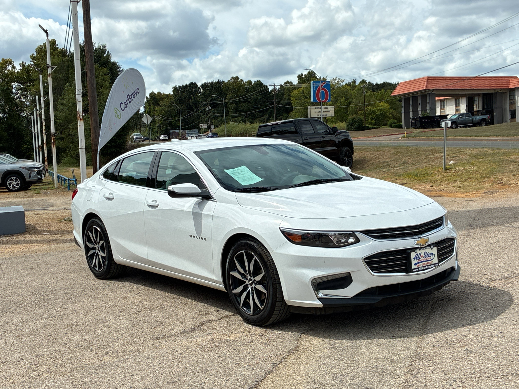 Used 2018 Chevrolet Malibu LT FWD image 12