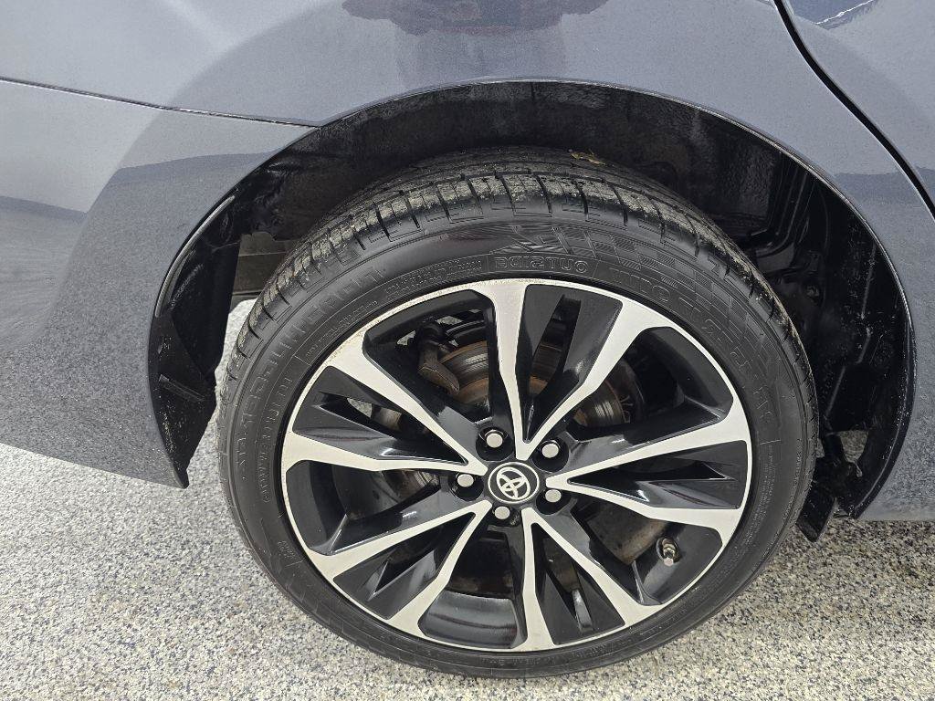 Used 2018 Toyota Corolla SE FWD image 34