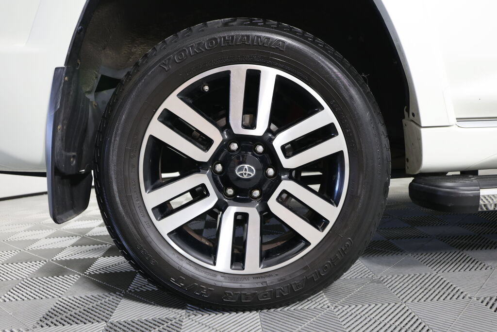 Used 2015 Toyota 4Runner Limited AWD/4WD image 7