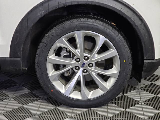 Certified 2023 Ford Explorer Platinum w/ Technology Package image 9