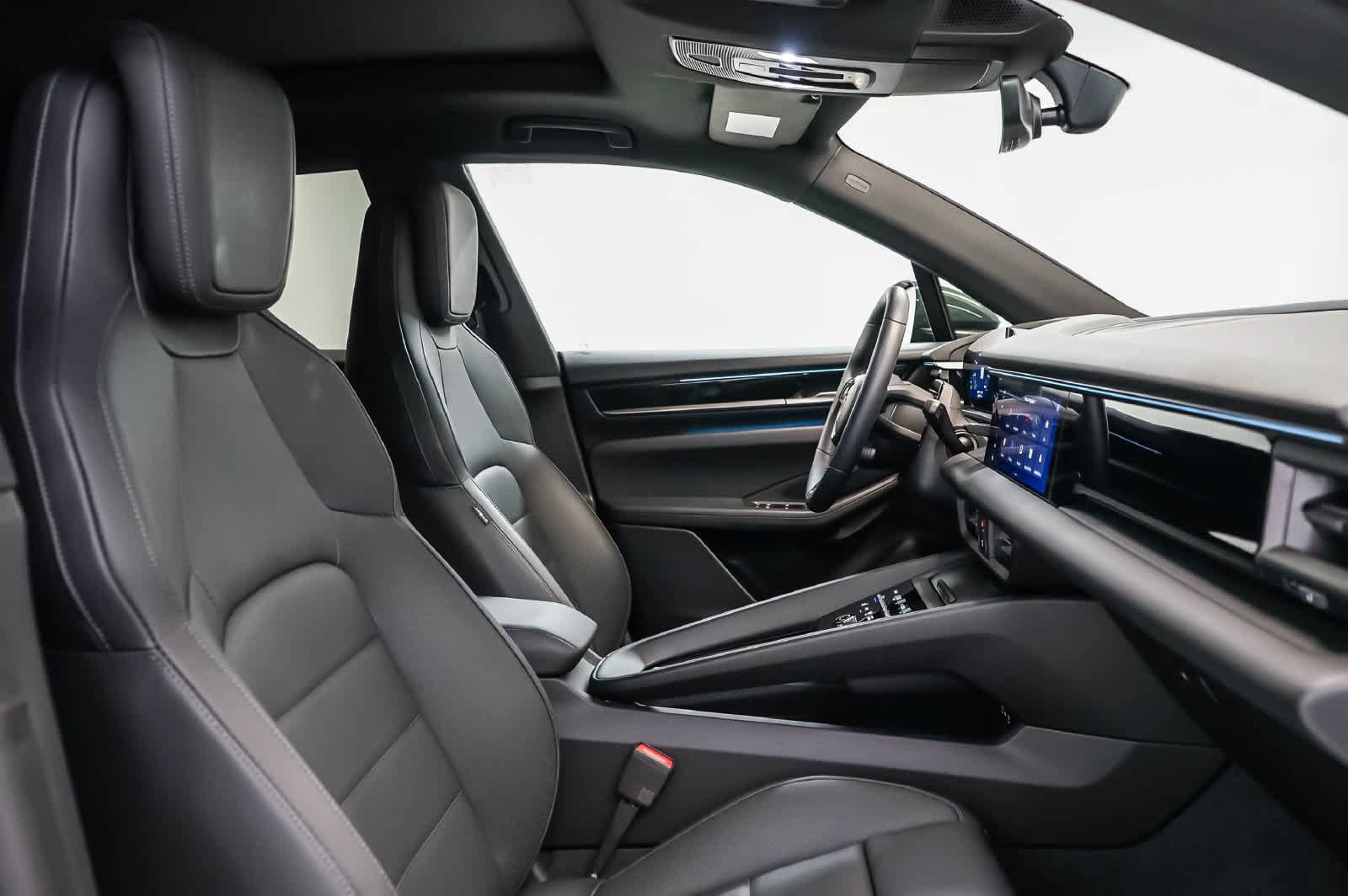 Certified 2026 Porsche Macan Electric RWD image 22