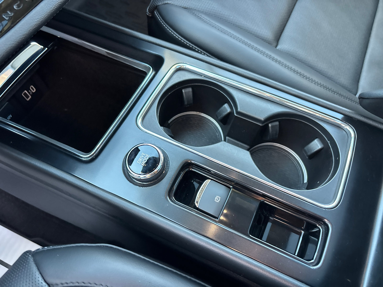 Certified 2022 Lincoln Corsair AWD w/ Premium Package image 24