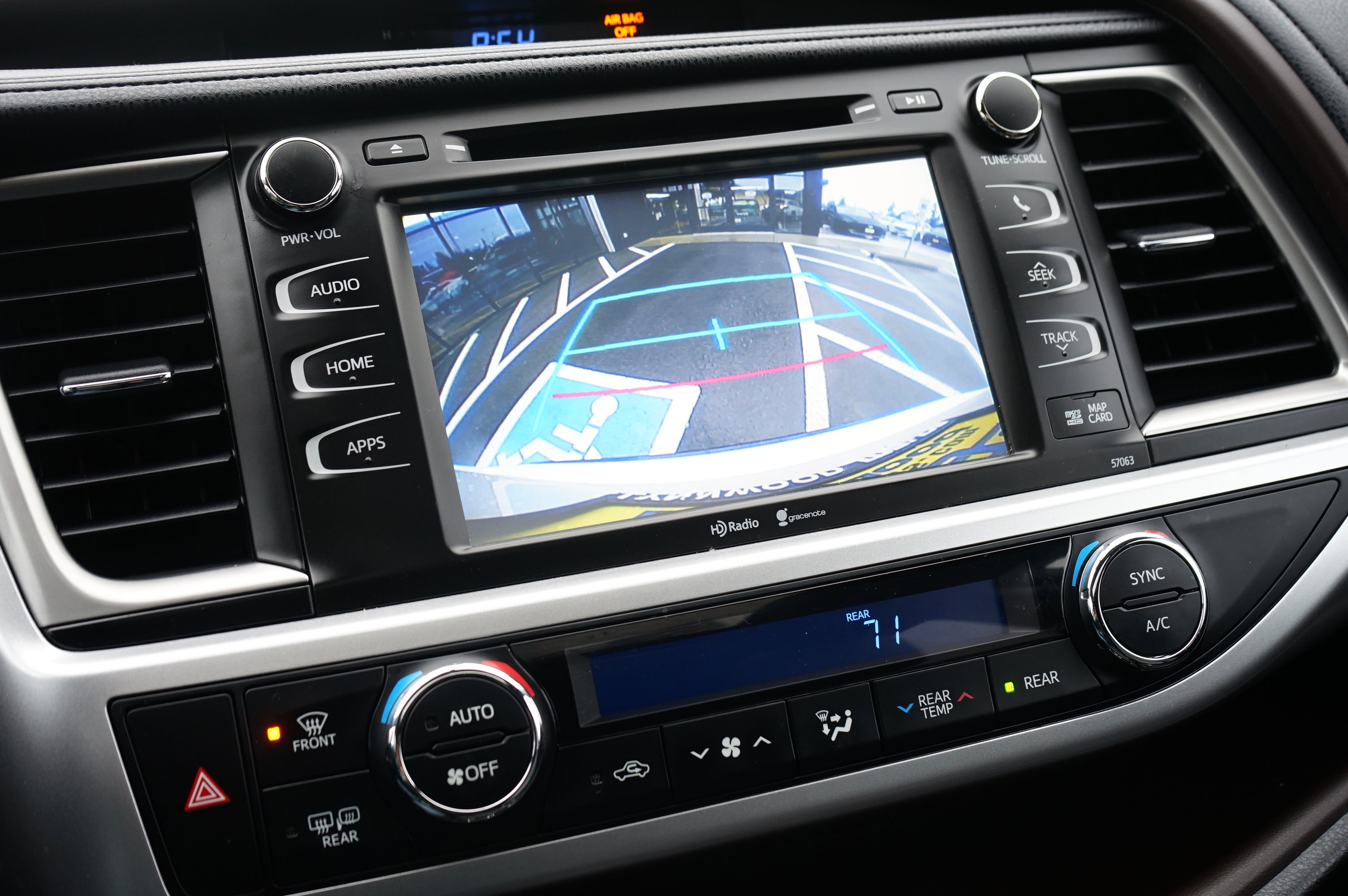 Used 2015 Toyota Highlander XLE image 24