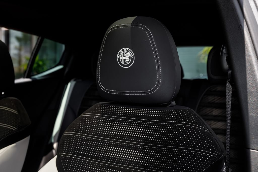 New 2026 Alfa Romeo Tonale w/ Active Assist Package AWD/4WD image 30