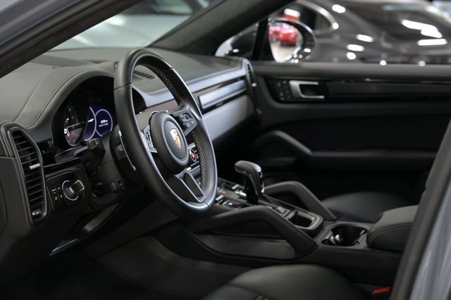 Used 2022 Porsche Cayenne Turbo GT AWD/4WD image 22