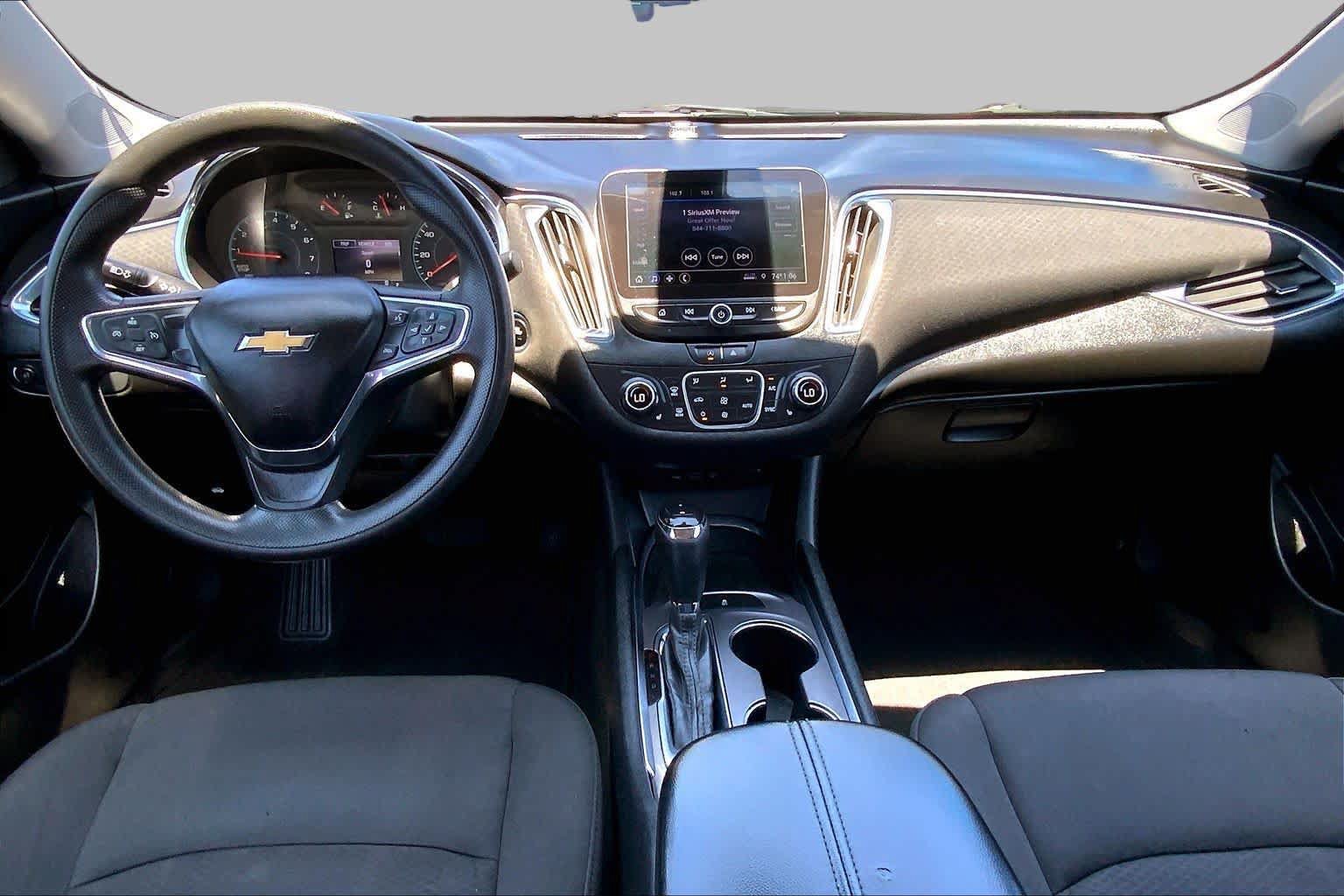 Used 2020 Chevrolet Malibu LT FWD image 16