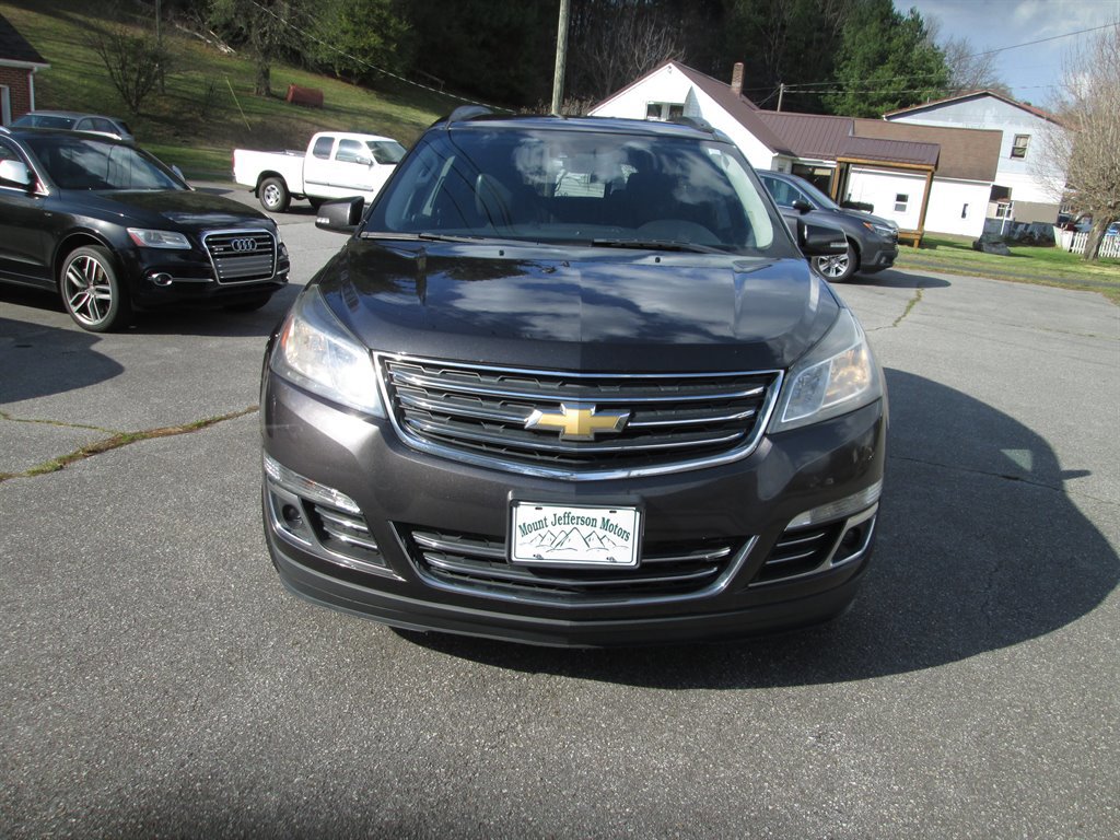 Used 2017 Chevrolet Traverse Premier AWD/4WD image 2