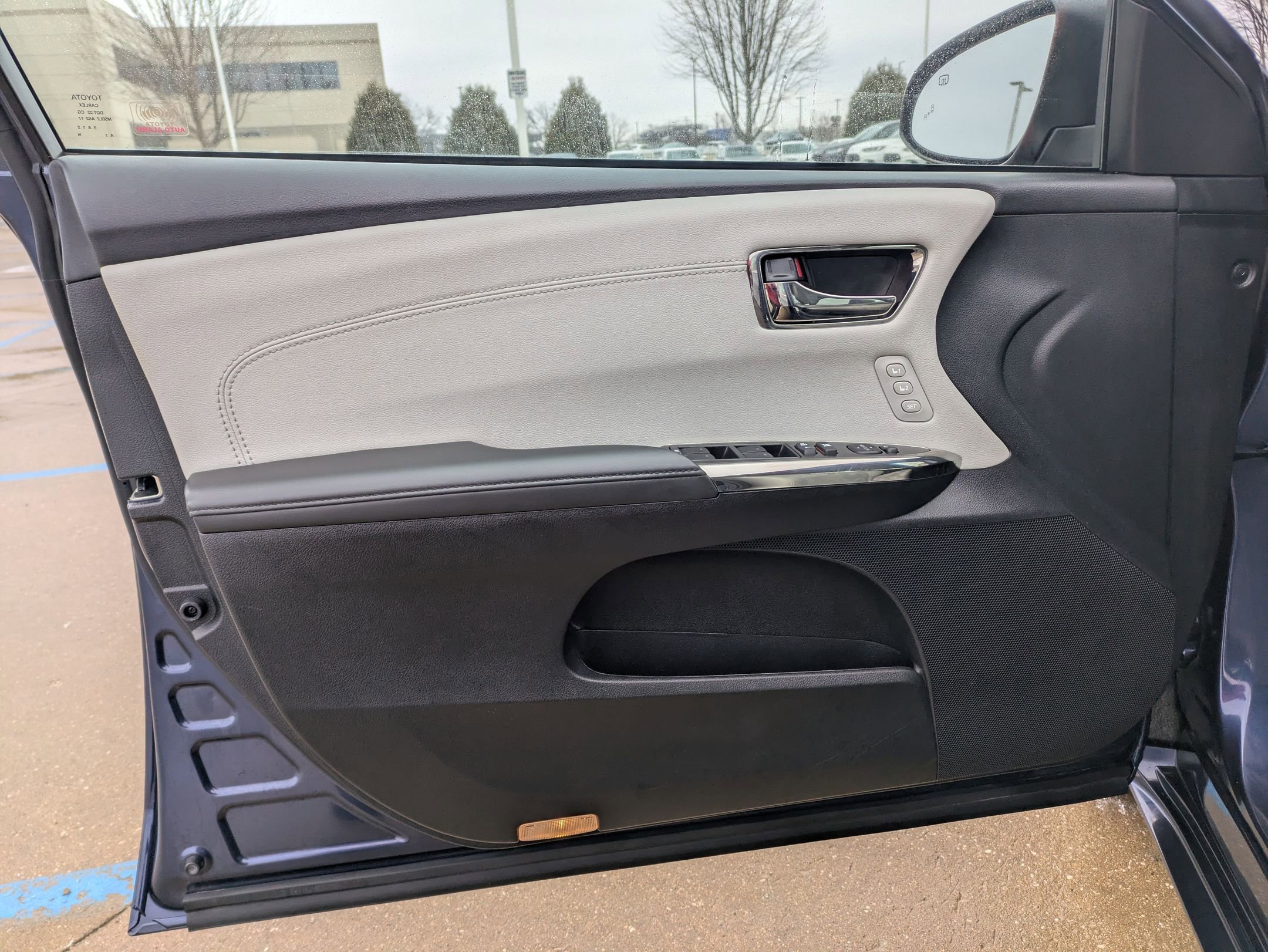 Used 2018 Toyota Avalon XLE Premium w/ All Weather Liner Package image 11