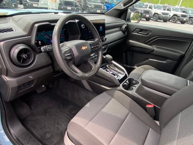 Used 2025 Chevrolet Colorado W/T w/ Advanced Trailering Package AWD/4WD image 13