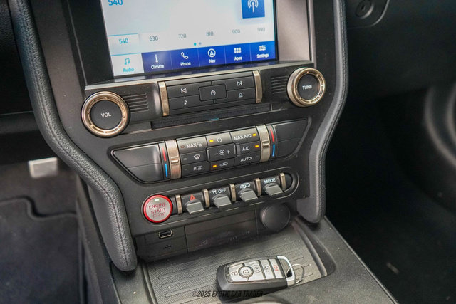 Used 2022 Ford Mustang Shelby GT500 w/ Technology Package image 59