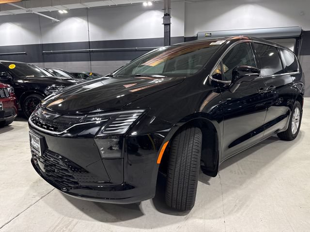 New 2027 Chrysler Pacifica Select w/ Family Tech Group AWD/4WD image 3