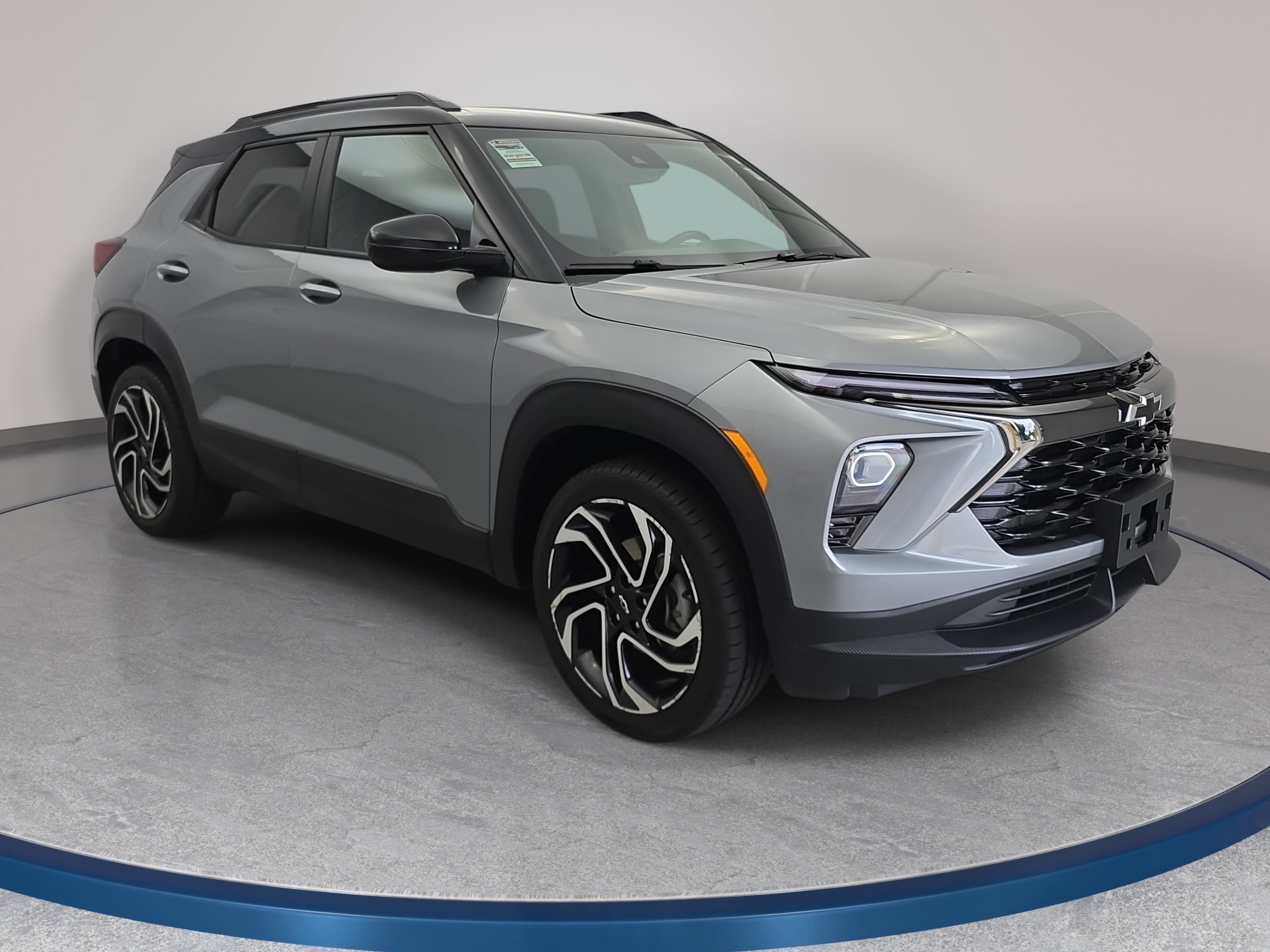 Used 2025 Chevrolet TrailBlazer RS w/ Convenience Package AWD/4WD image 3